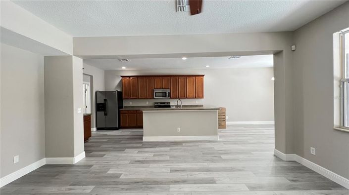 Image No.14-6 Bed Property for sale