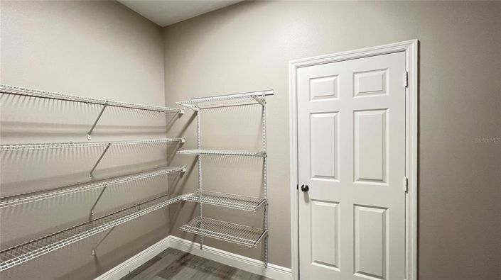 Image No.19-6 Bed Property for sale