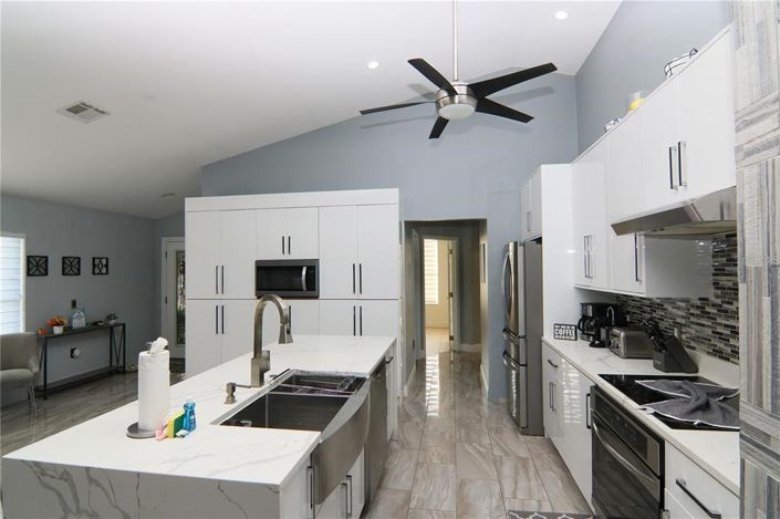 Image No.5-5 Bed Property for sale