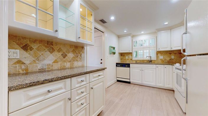 Image No.22-2 Bed Property for sale