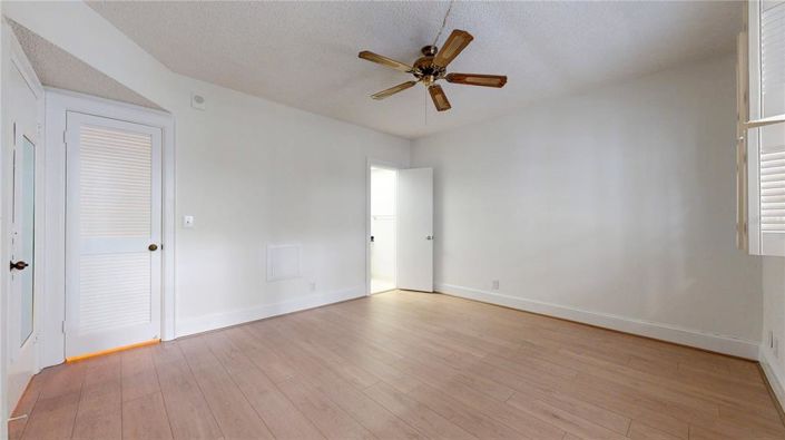 Image No.30-2 Bed Property for sale