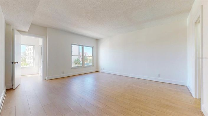 Image No.40-2 Bed Property for sale