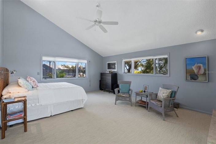 Image No.40-3 Bed Property for sale