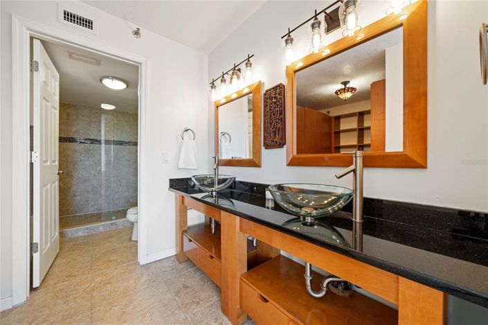 Image No.11-2 Bed Property for sale
