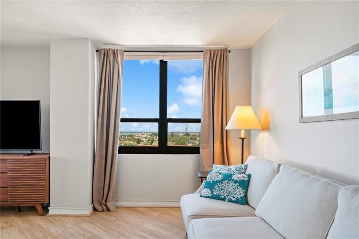 Image No.19-2 Bed Property for sale