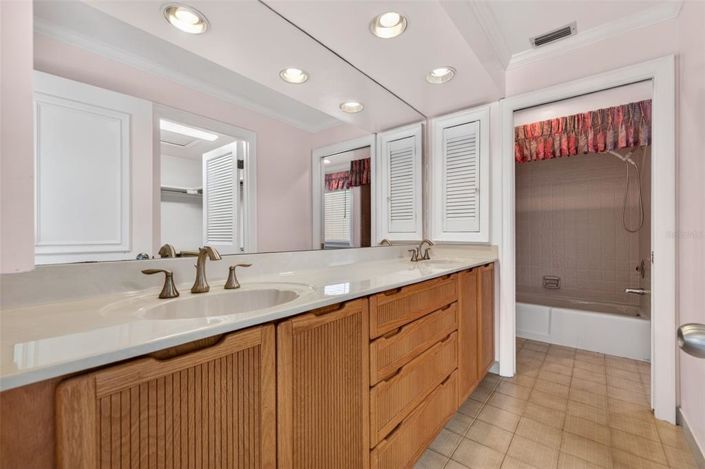 Image No.20-4 Bed Property for sale