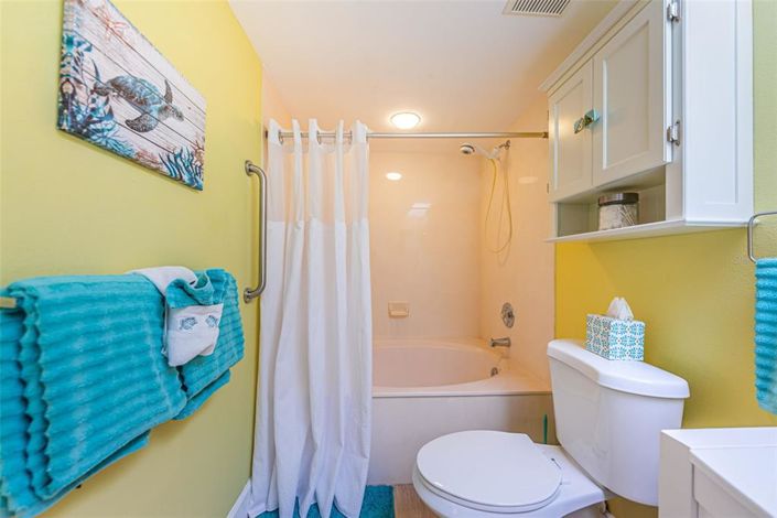 Image No.27-2 Bed Property for sale