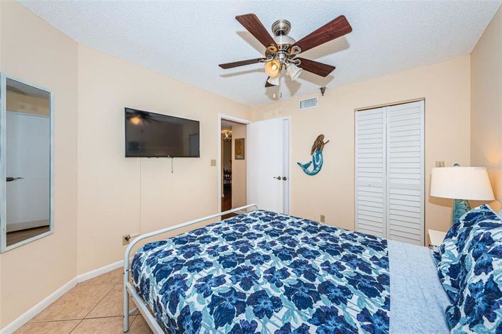 Image No.30-2 Bed Property for sale