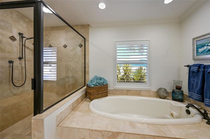 Image No.22-4 Bed Property for sale