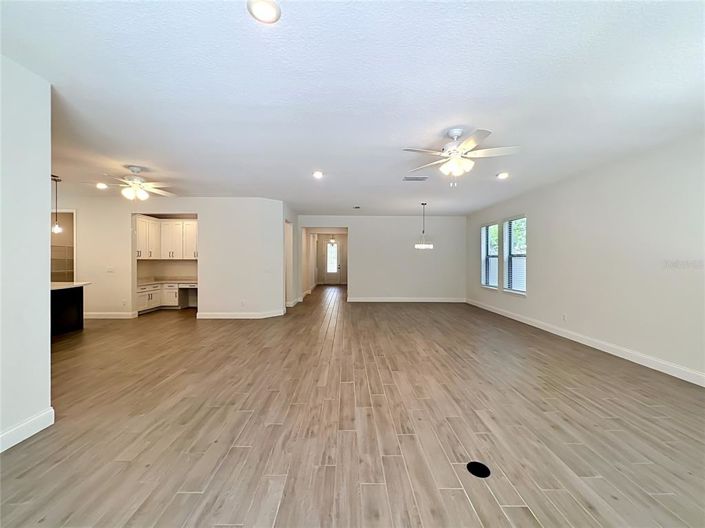 Image No.44-6 Bed Property for sale