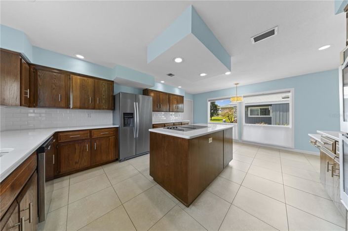 Image No.19-3 Bed Property for sale