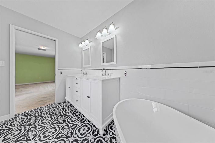 Image No.29-3 Bed Property for sale