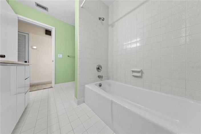 Image No.42-3 Bed Property for sale