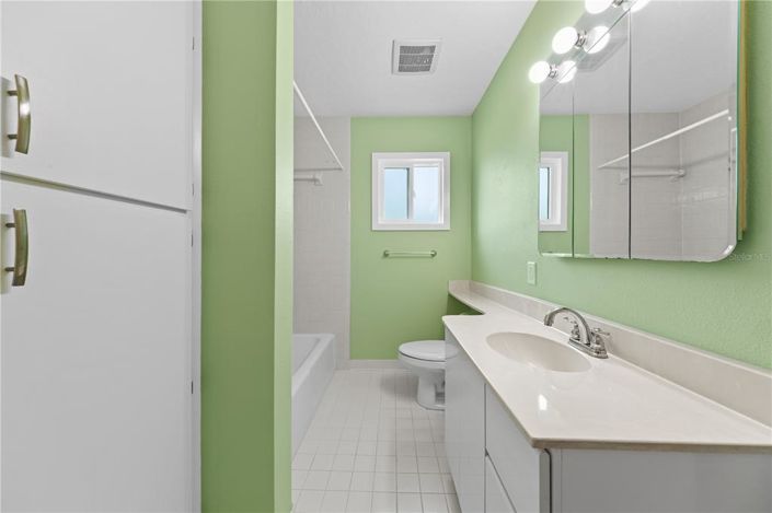 Image No.43-3 Bed Property for sale