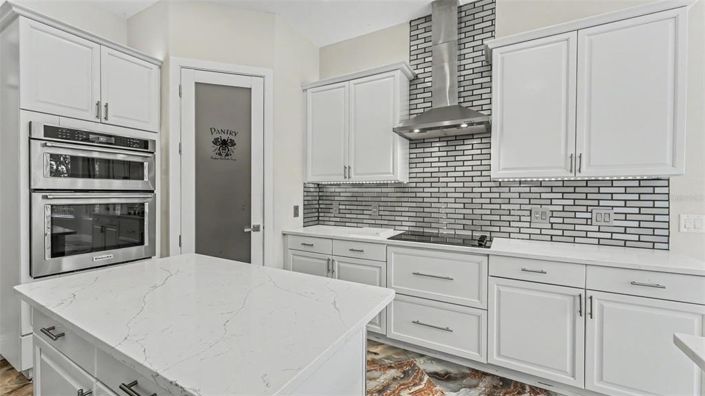 Image No.11-6 Bed Property for sale