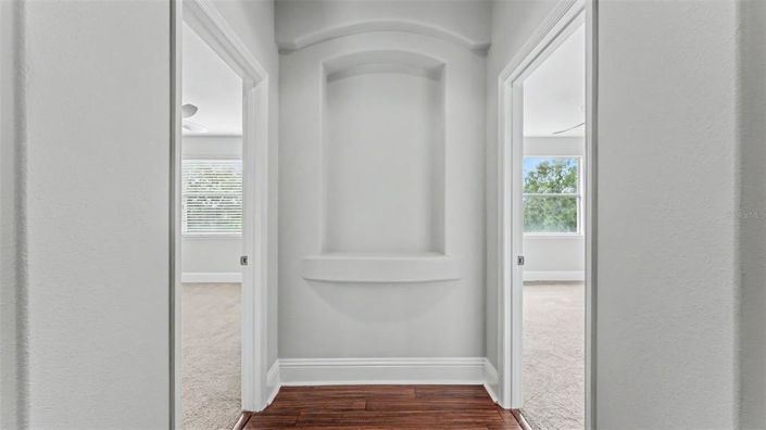 Image No.25-6 Bed Property for sale