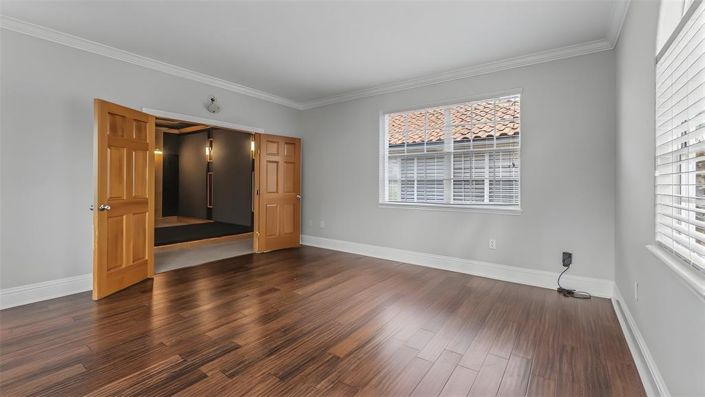 Image No.33-6 Bed Property for sale