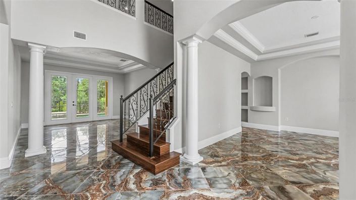 Image No.4-6 Bed Property for sale