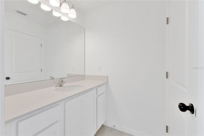 Image No.17-3 Bed Townhouse for sale