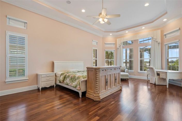 Image No.43-6 Bed Property for sale