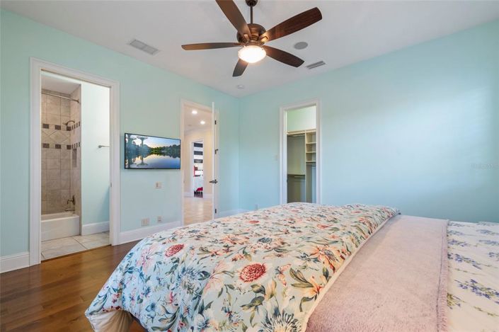 Image No.48-6 Bed Property for sale