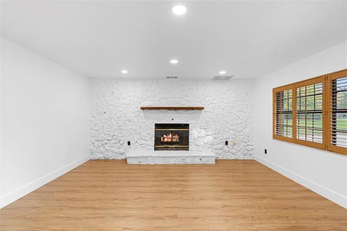 Image No.8-3 Bed Property for sale