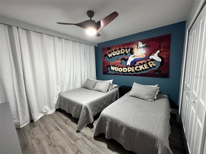 Image No.12-6 Bed Property for sale
