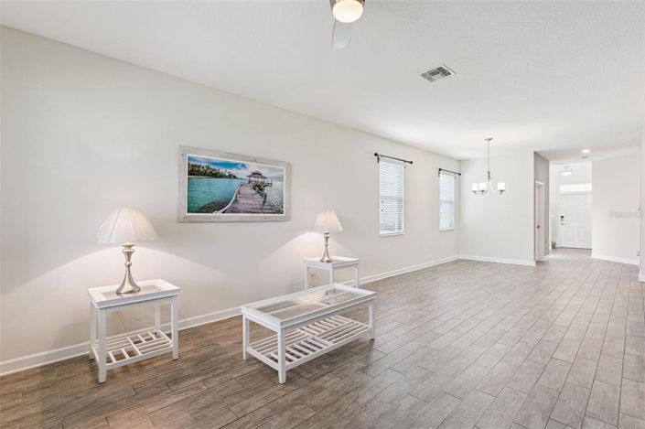 Image No.5-5 Bed Property for sale