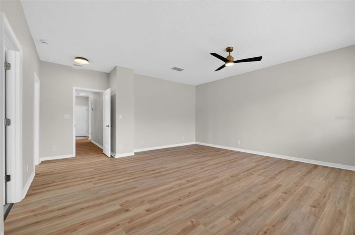Image No.45-5 Bed Property for sale