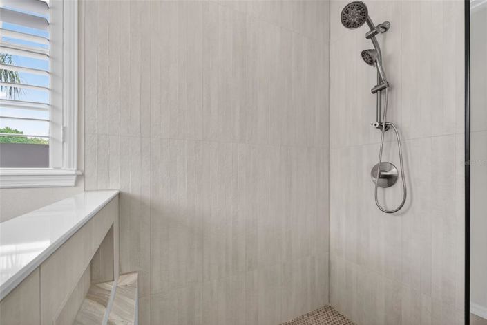 Image No.48-5 Bed Property for sale