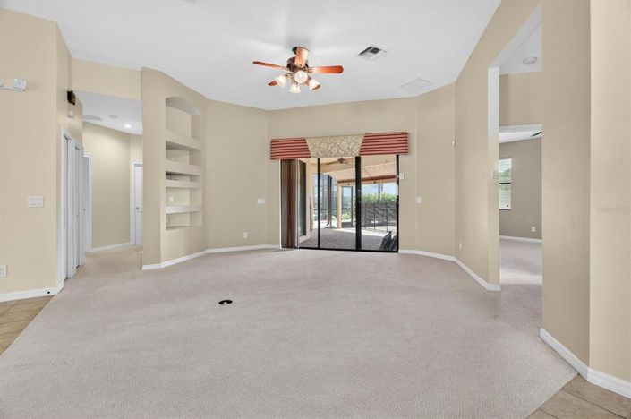 Image No.20-5 Bed Property for sale