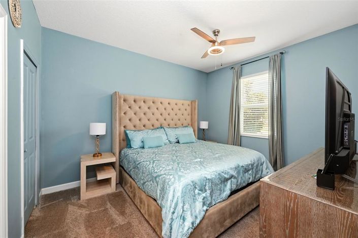 Image No.40-7 Bed Property for sale
