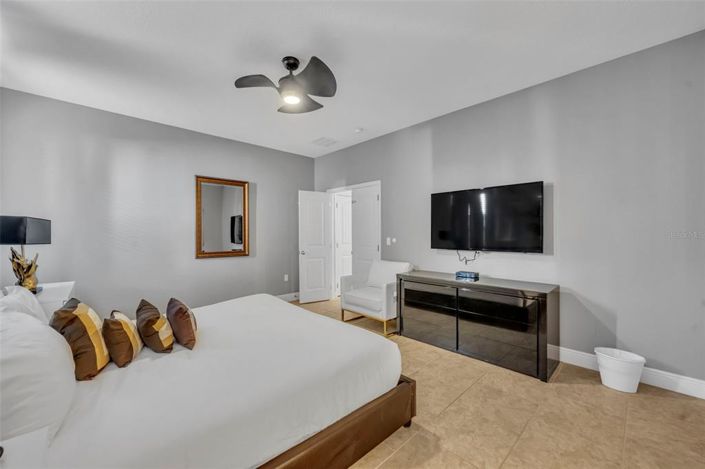 Image No.18-6 Bed Property for sale