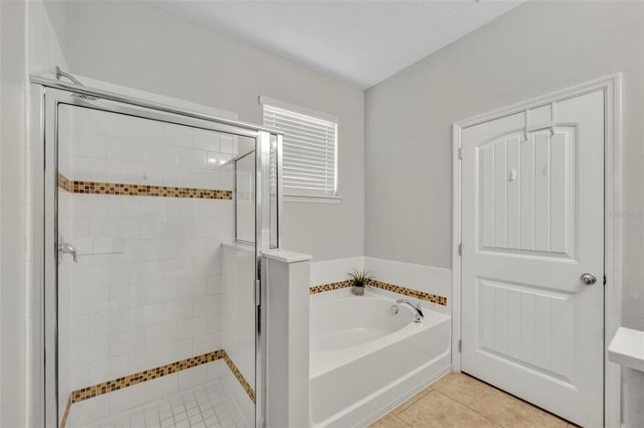 Image No.20-6 Bed Property for sale