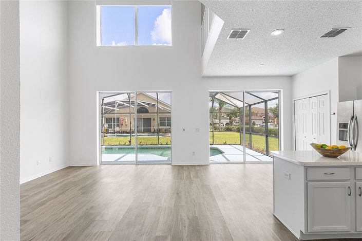 Image No.13-6 Bed Property for sale