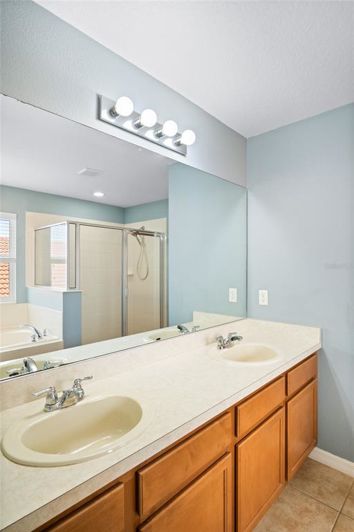 Image No.28-5 Bed Property for sale