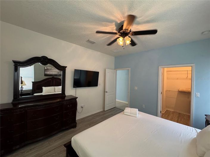 Image No.16-6 Bed Property for sale