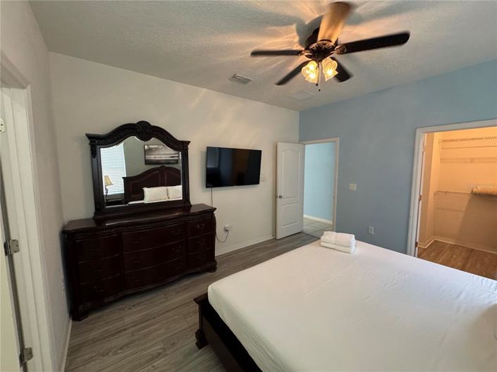 Image No.18-6 Bed Property for sale