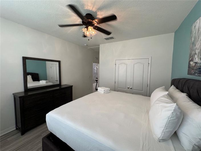 Image No.37-6 Bed Property for sale