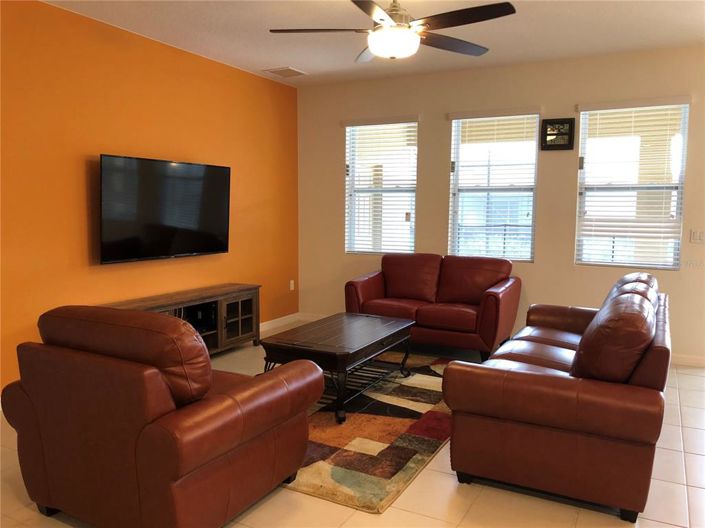 Image No.10-6 Bed Property for sale