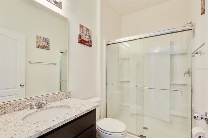 Image No.18-6 Bed Property for sale