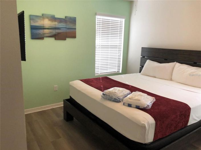 Image No.24-6 Bed Property for sale