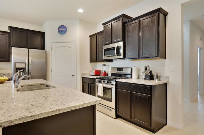 Image No.5-6 Bed Property for sale