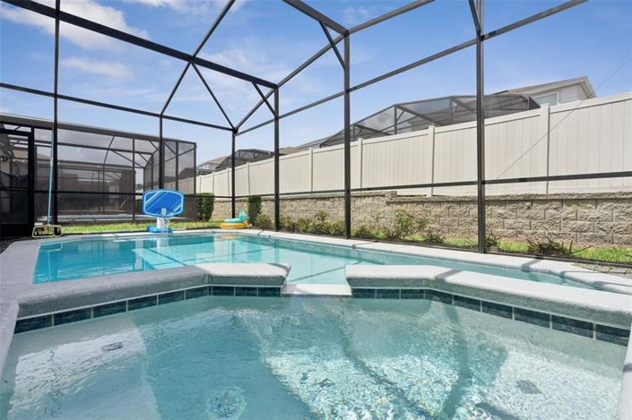 Image No.34-7 Bed Property for sale