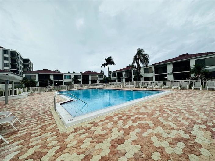 Image No.44-2 Bed Property for sale