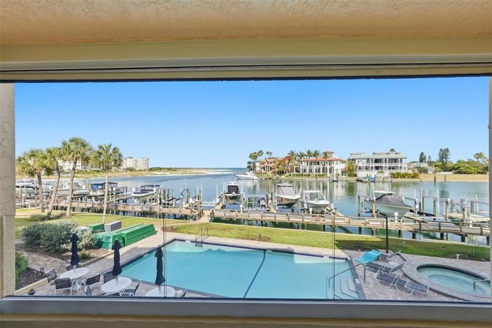 Image No.11-2 Bed Property for sale