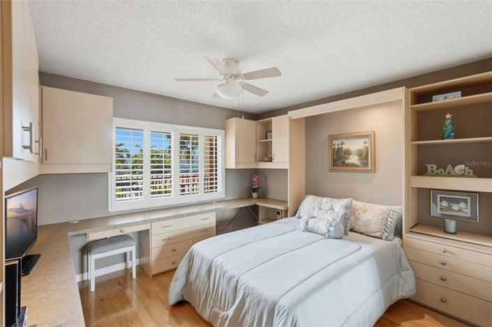 Image No.22-2 Bed Property for sale
