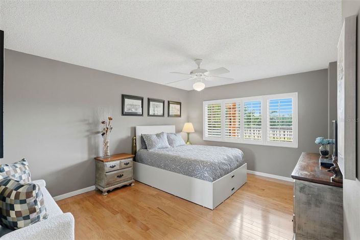 Image No.24-2 Bed Property for sale