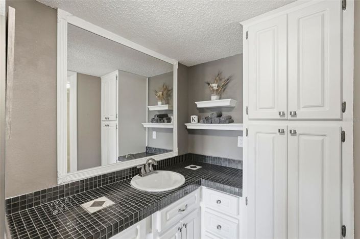 Image No.29-2 Bed Property for sale