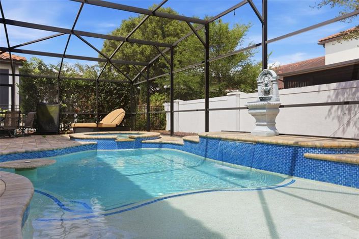 Image No.56-7 Bed Property for sale